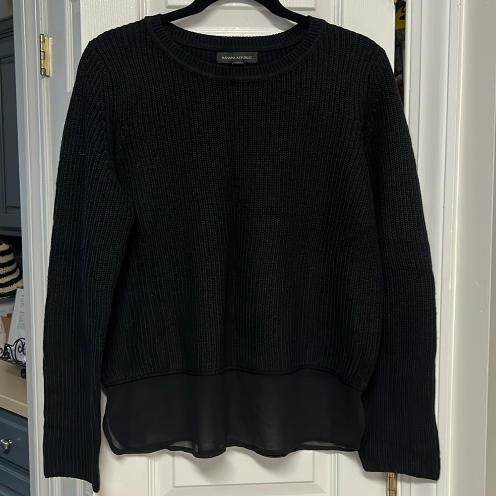 Ladies Banana Republic Sweater Size Medium